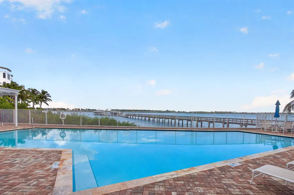 608 Windward Circle S Boynton Beach, FL 33435
