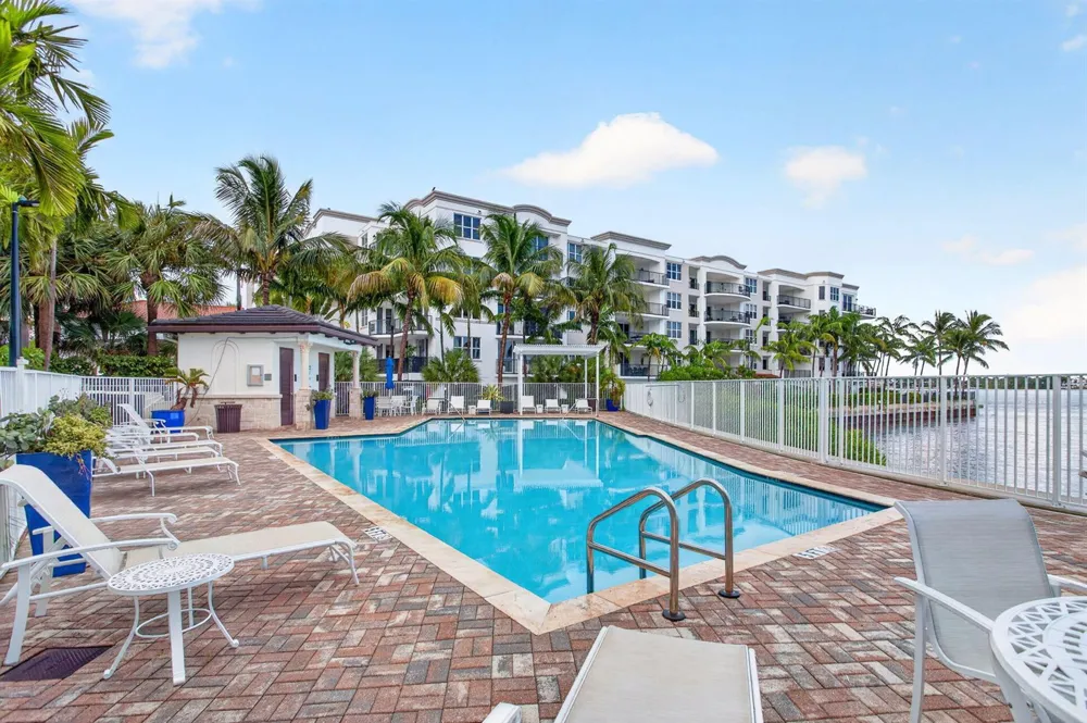 608 Windward Circle S Boynton Beach, FL 33435