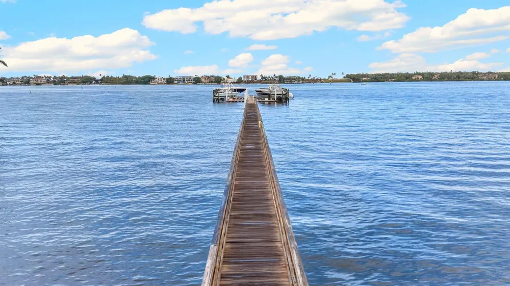 608 Windward Circle S Boynton Beach, FL 33435