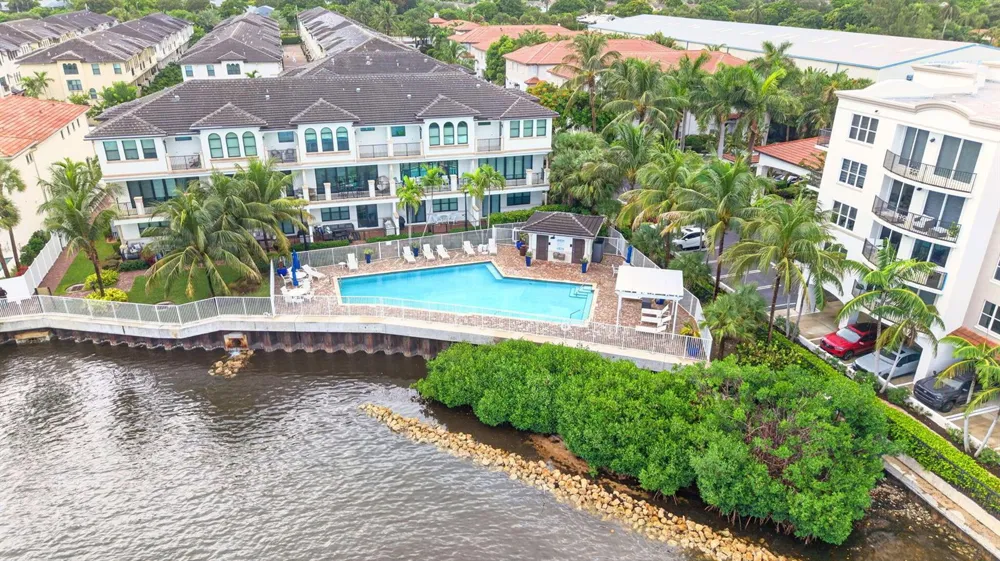 608 Windward Circle S Boynton Beach, FL 33435