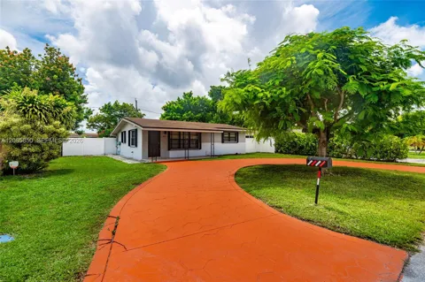 2631 Alcazar Dr