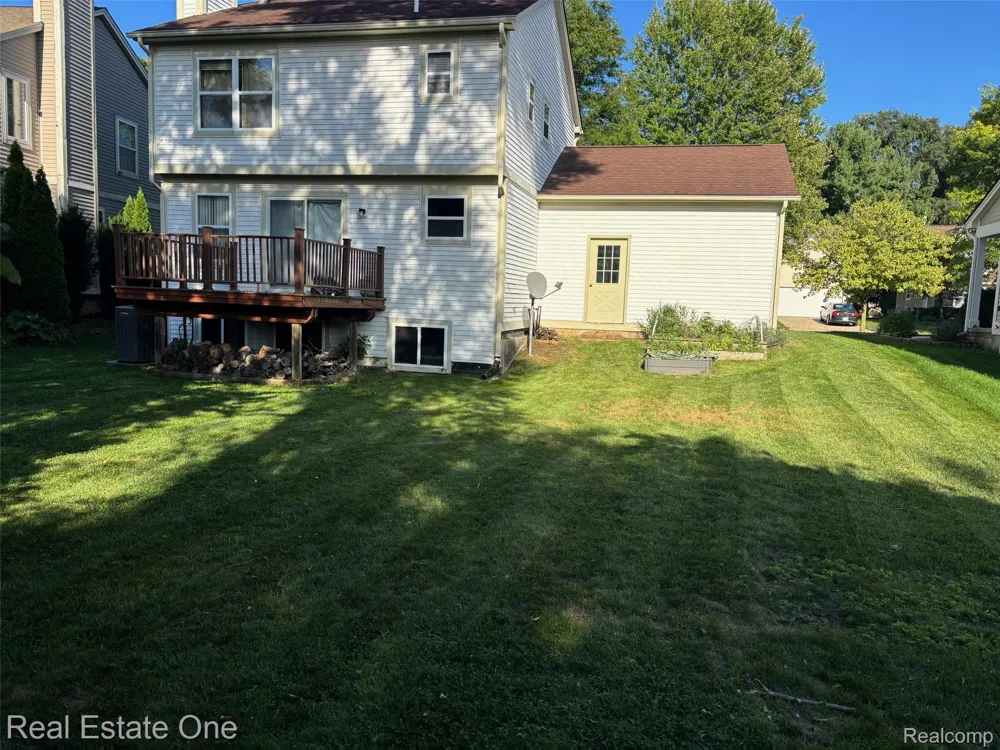 1417 Pond View Court Wixom City, MI 48393