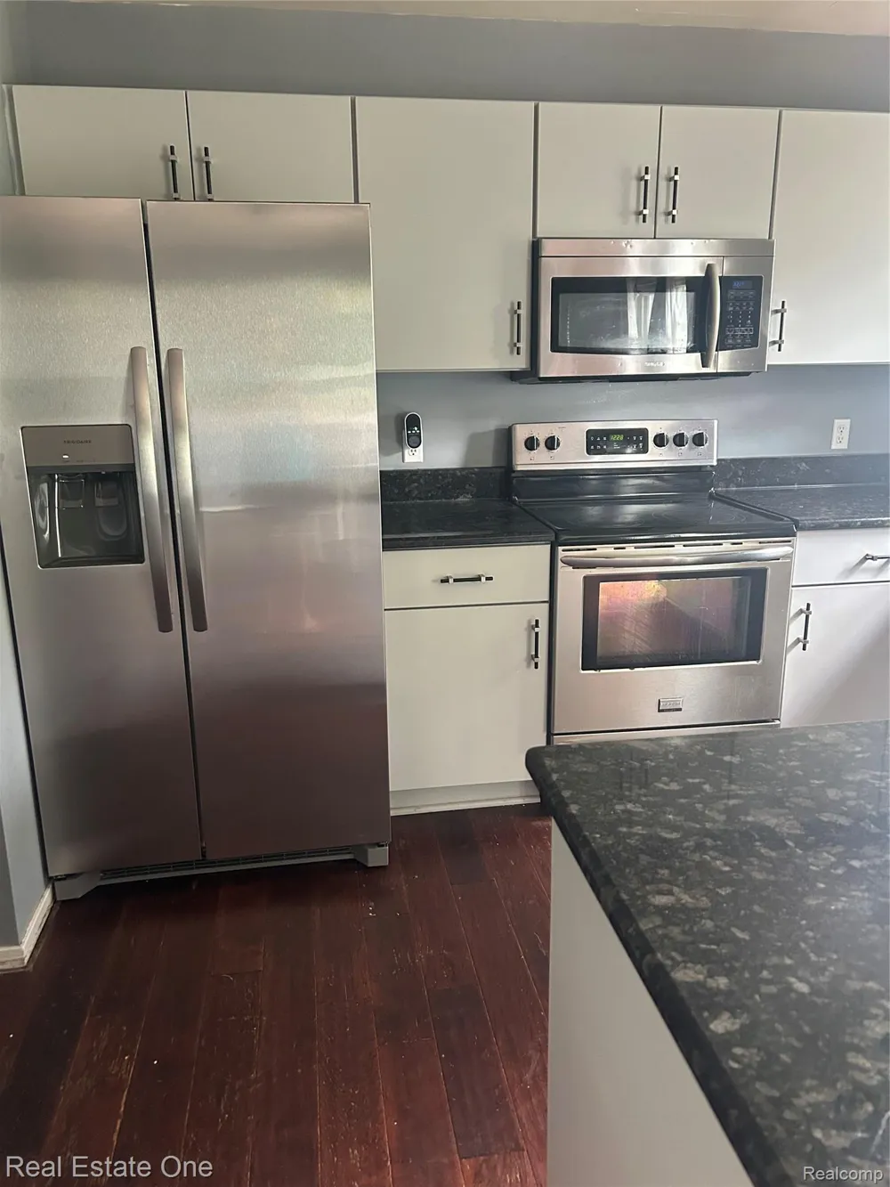 1417 Pond View Court Wixom City, MI 48393