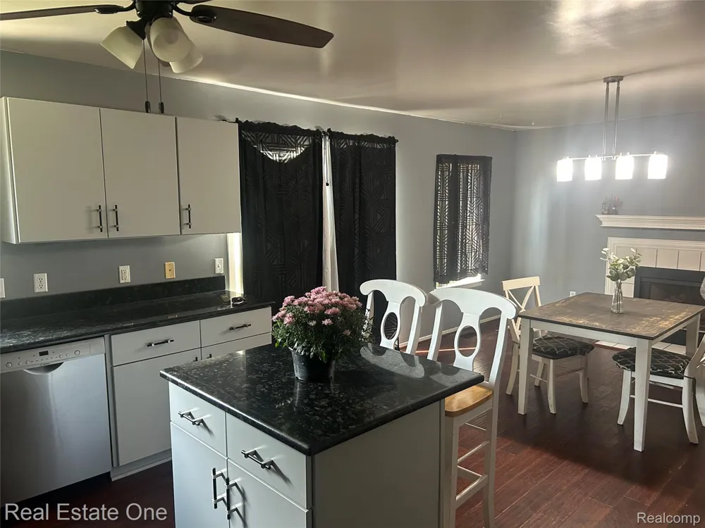 1417 Pond View Court Wixom City, MI 48393