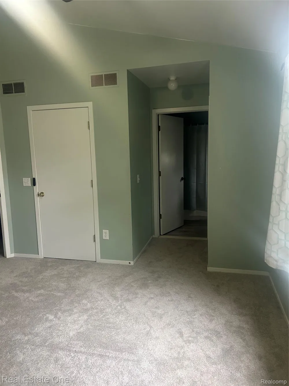 1417 Pond View Court Wixom City, MI 48393