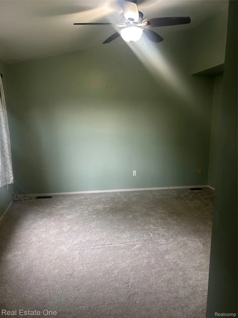 1417 Pond View Court Wixom City, MI 48393