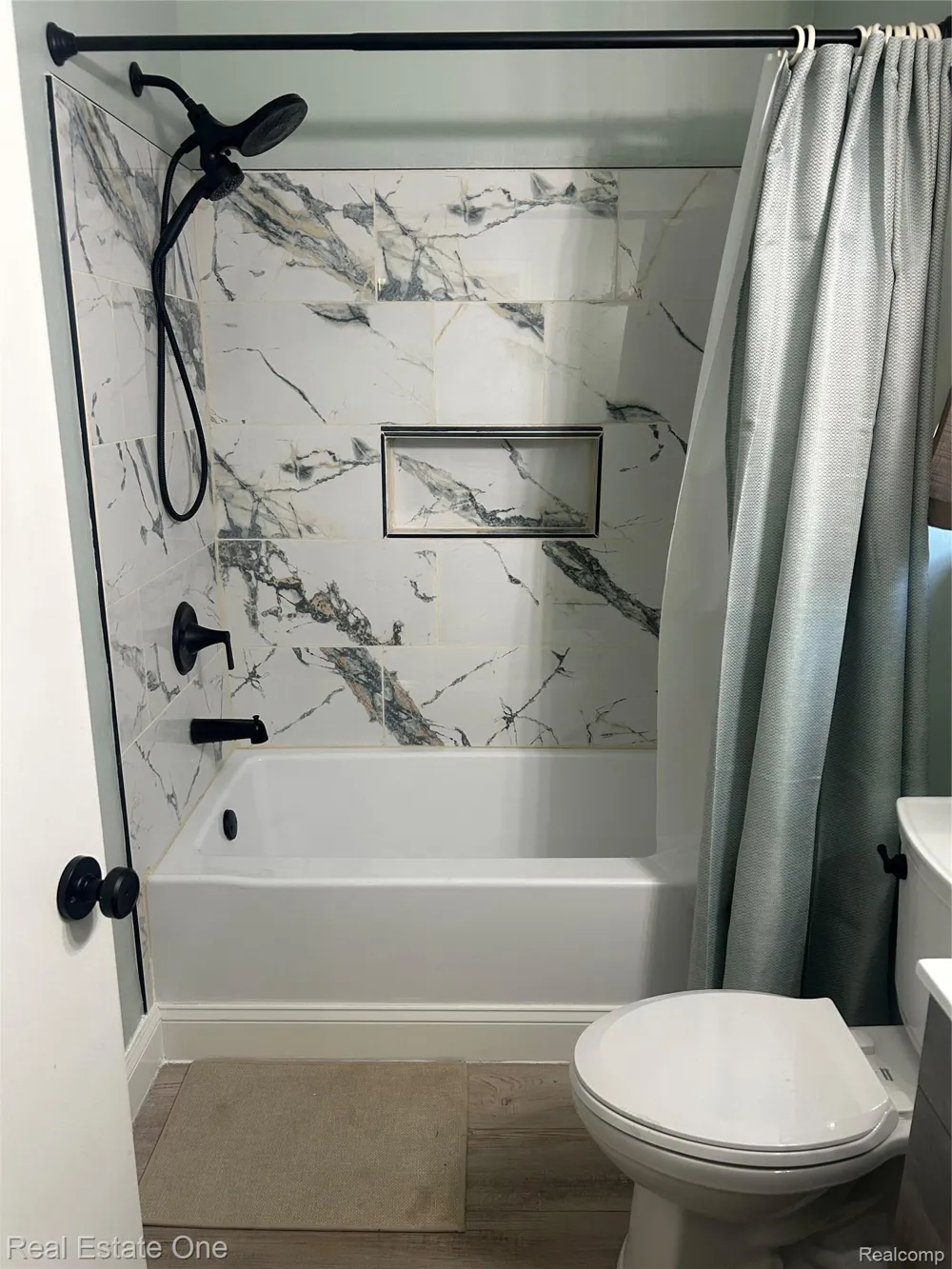 1417 Pond View Court Wixom City, MI 48393
