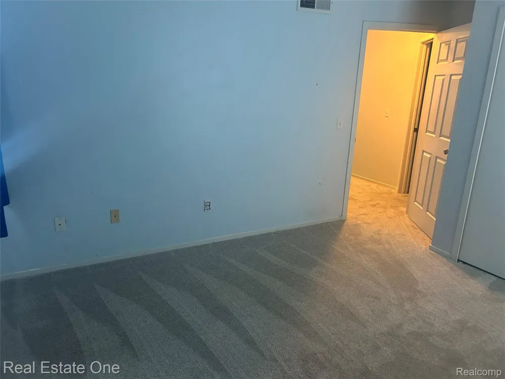 1417 Pond View Court Wixom City, MI 48393