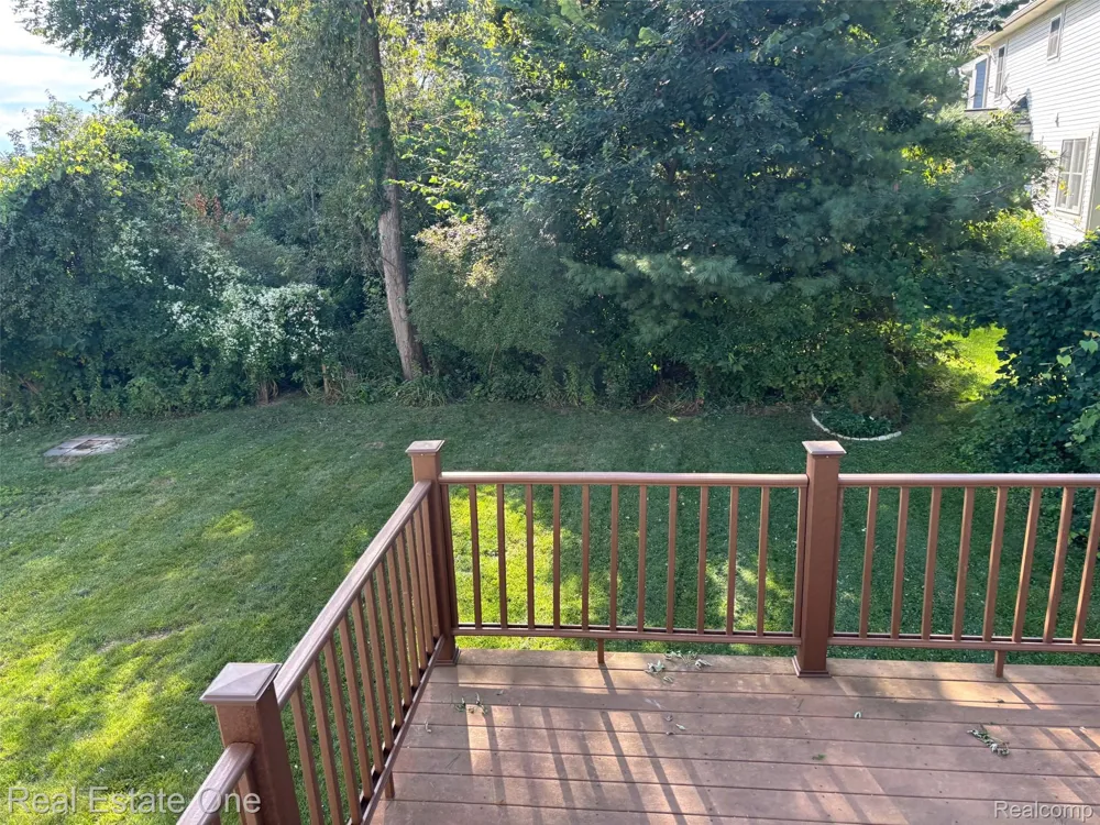 1417 Pond View Court Wixom City, MI 48393