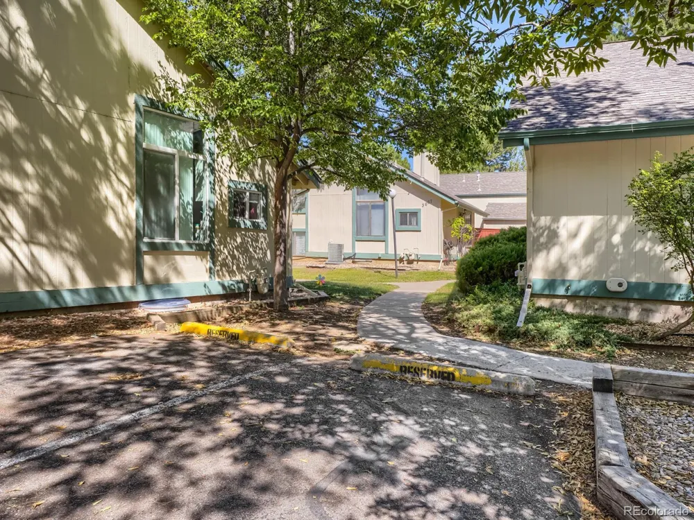 3771 S Danube Circle Aurora, CO 80013