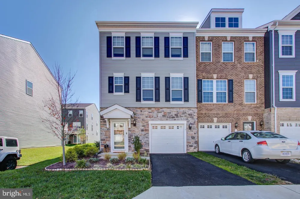 10554 HINTON WAY Manassas, VA 20112