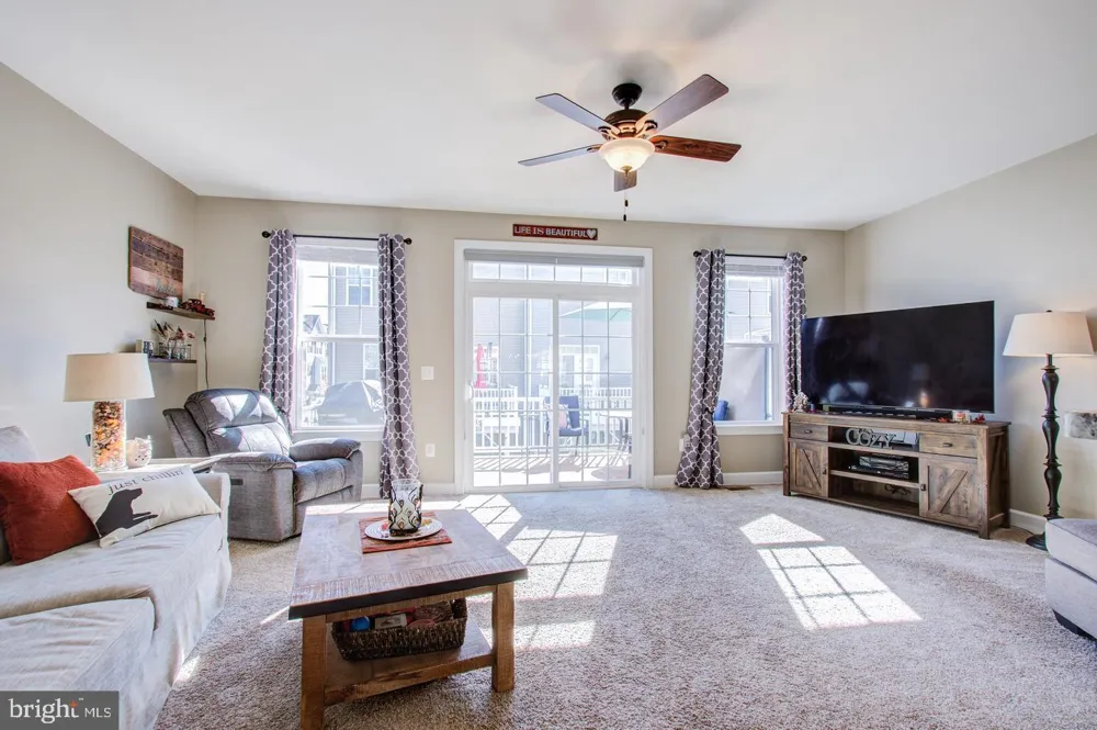 10554 HINTON WAY Manassas, VA 20112