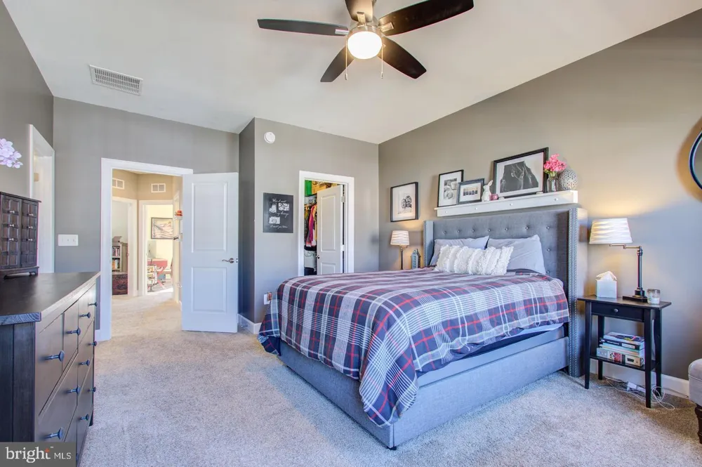 10554 HINTON WAY Manassas, VA 20112