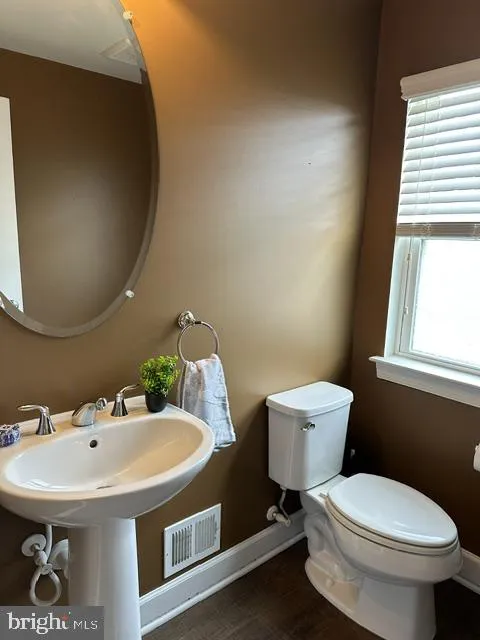 10554 HINTON WAY Manassas, VA 20112