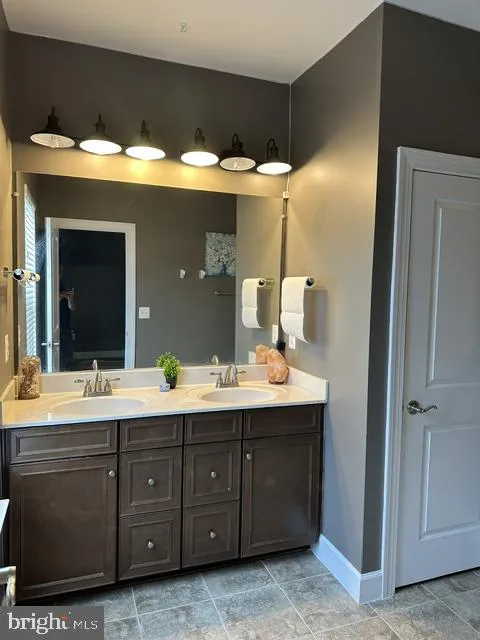 10554 HINTON WAY Manassas, VA 20112