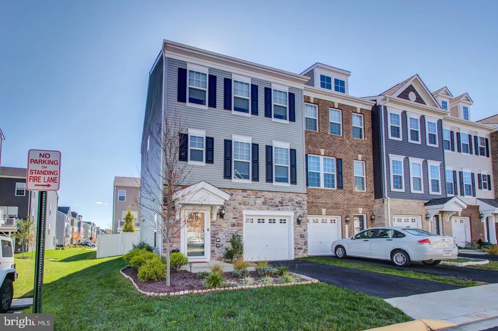 10554 HINTON WAY Manassas, VA 20112