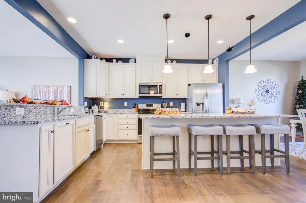 10554 HINTON WAY Manassas, VA 20112