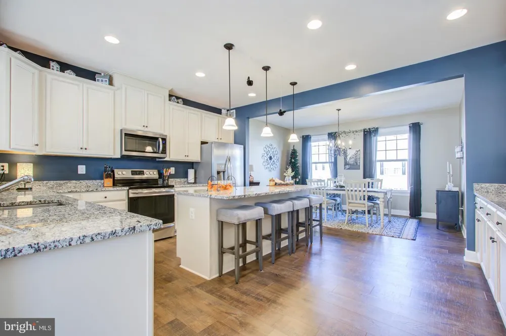 10554 HINTON WAY Manassas, VA 20112