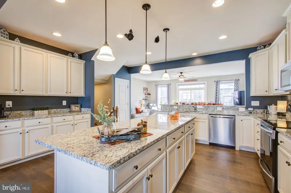10554 HINTON WAY Manassas, VA 20112