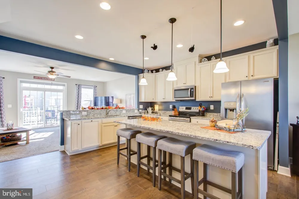 10554 HINTON WAY Manassas, VA 20112