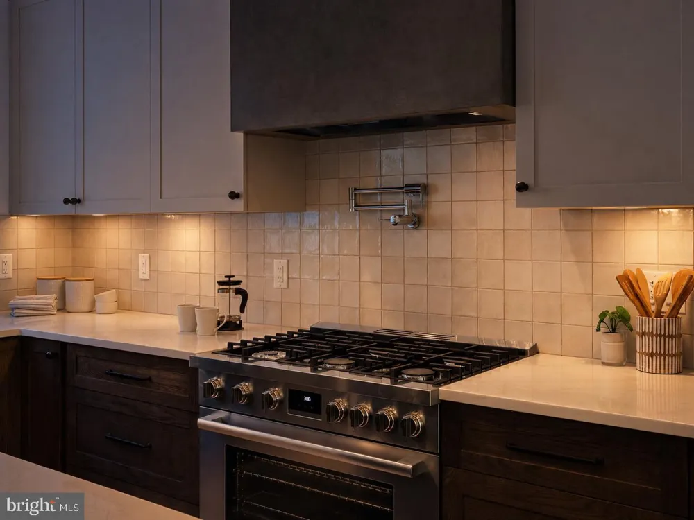 952 6TH STREET Philadelphia, PA 19123