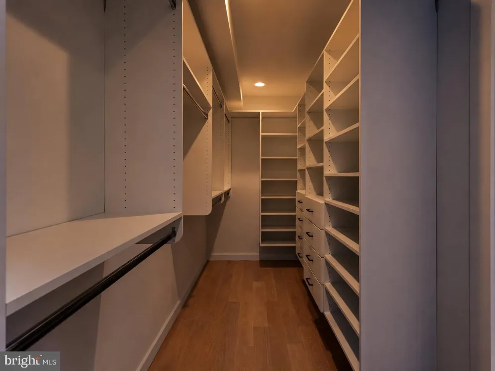 952 6TH STREET Philadelphia, PA 19123