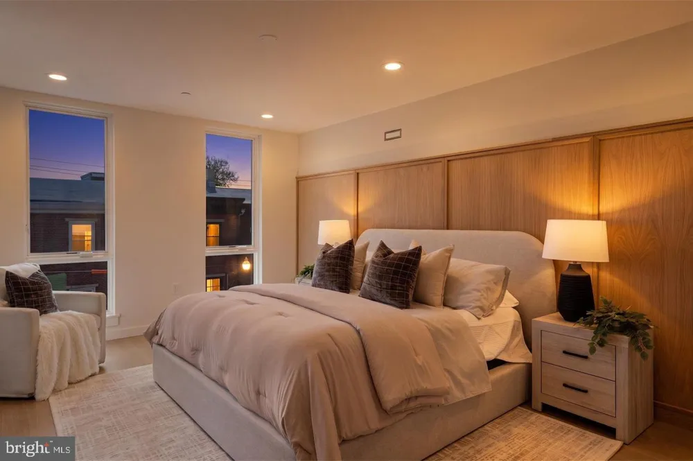 952 6TH STREET Philadelphia, PA 19123