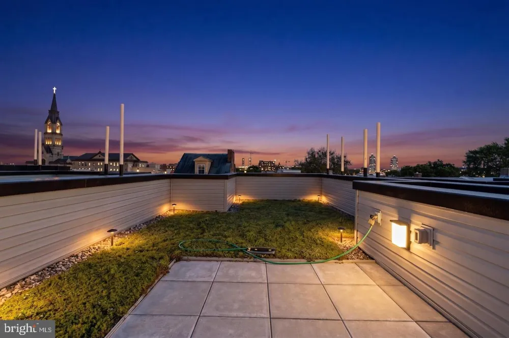 952 6TH STREET Philadelphia, PA 19123
