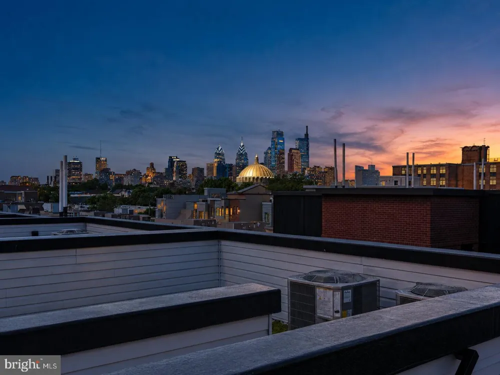 952 6TH STREET Philadelphia, PA 19123