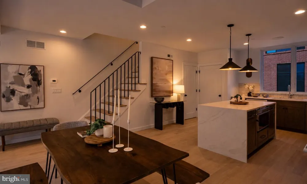 952 6TH STREET Philadelphia, PA 19123