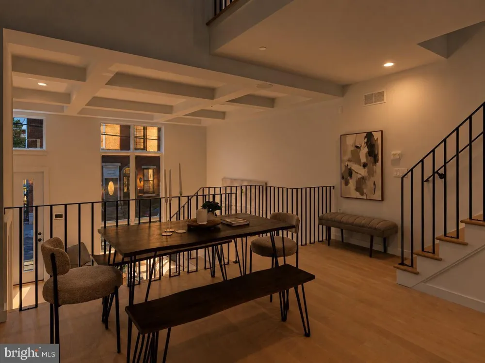 952 6TH STREET Philadelphia, PA 19123
