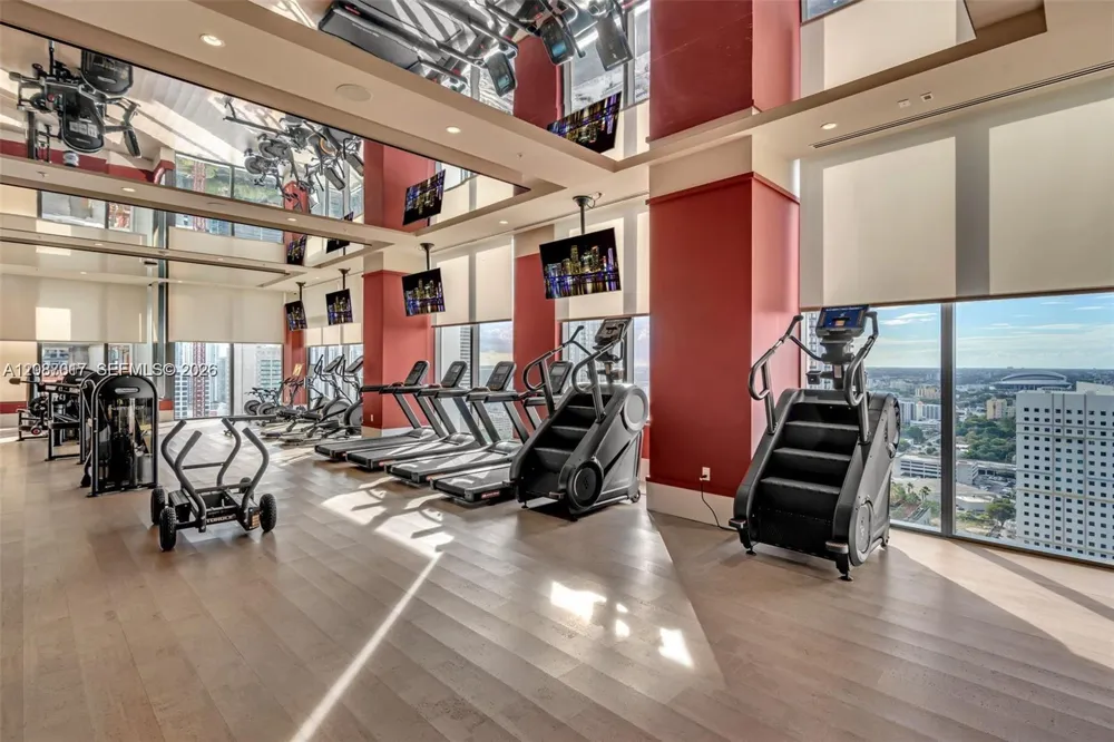 11 NE 6th St #2207 Miami, FL 33132