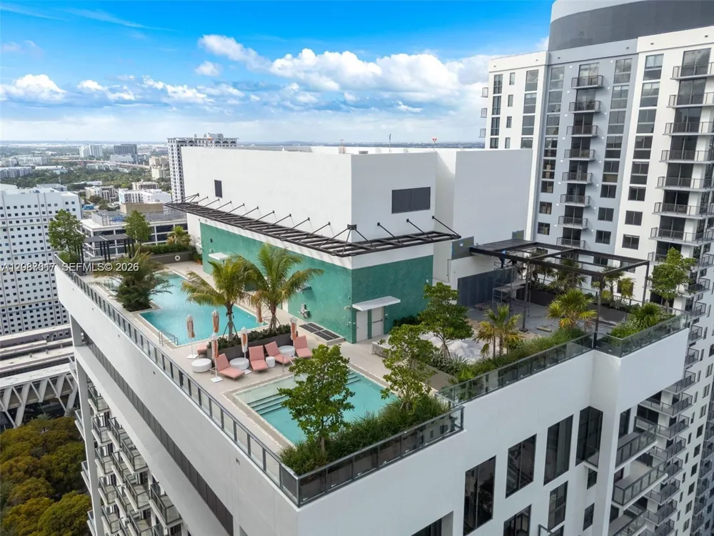 11 NE 6th St #2207 Miami, FL 33132