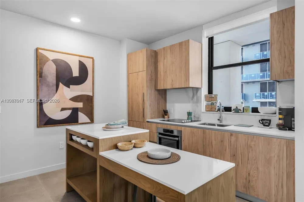 11 NE 6th St #2207 Miami, FL 33132