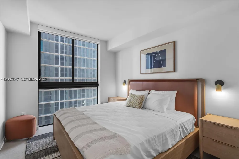 11 NE 6th St #2207 Miami, FL 33132