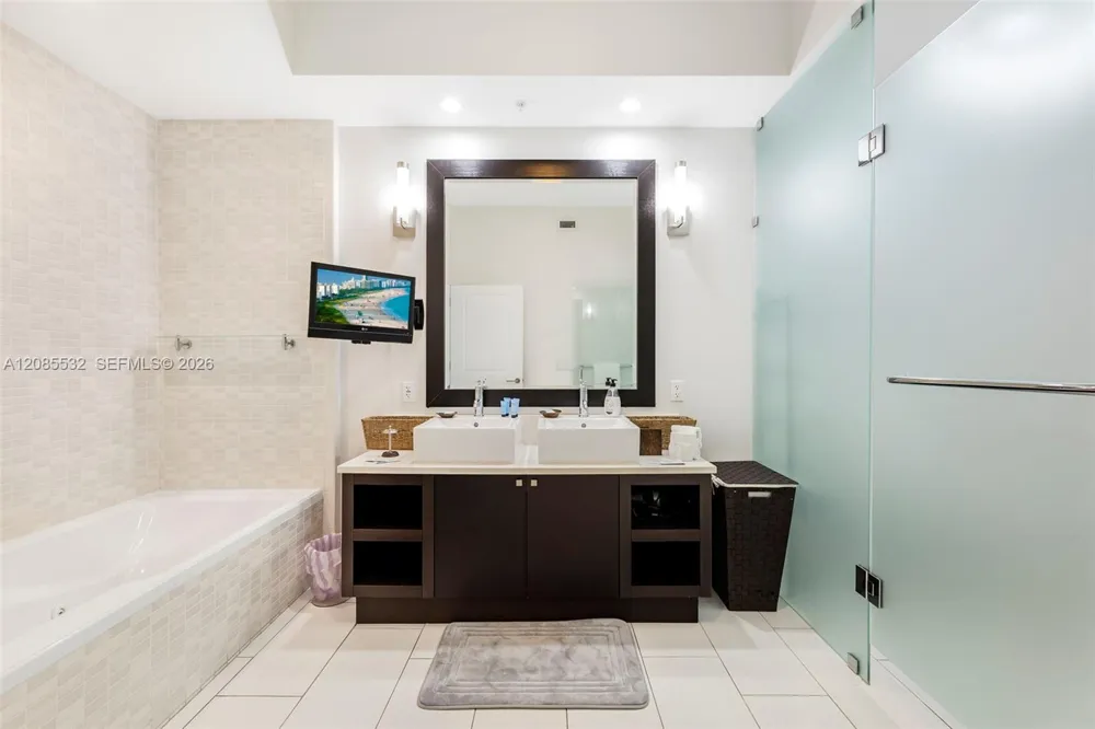 5300 NW 87th Ave #1512 Doral, FL 33178