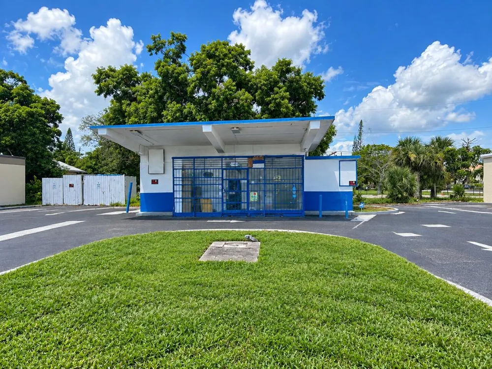 1621 Cypress Road Pompano Beach, FL 33060