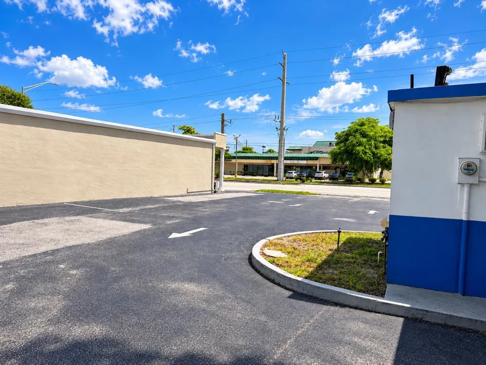 1621 Cypress Road Pompano Beach, FL 33060
