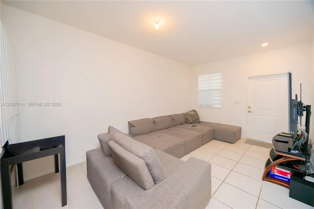 1231 SE 27th Ter Homestead, FL 33035