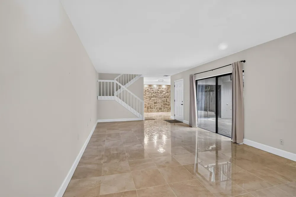 2427 24th Lane Palm Beach Gardens, FL 33418