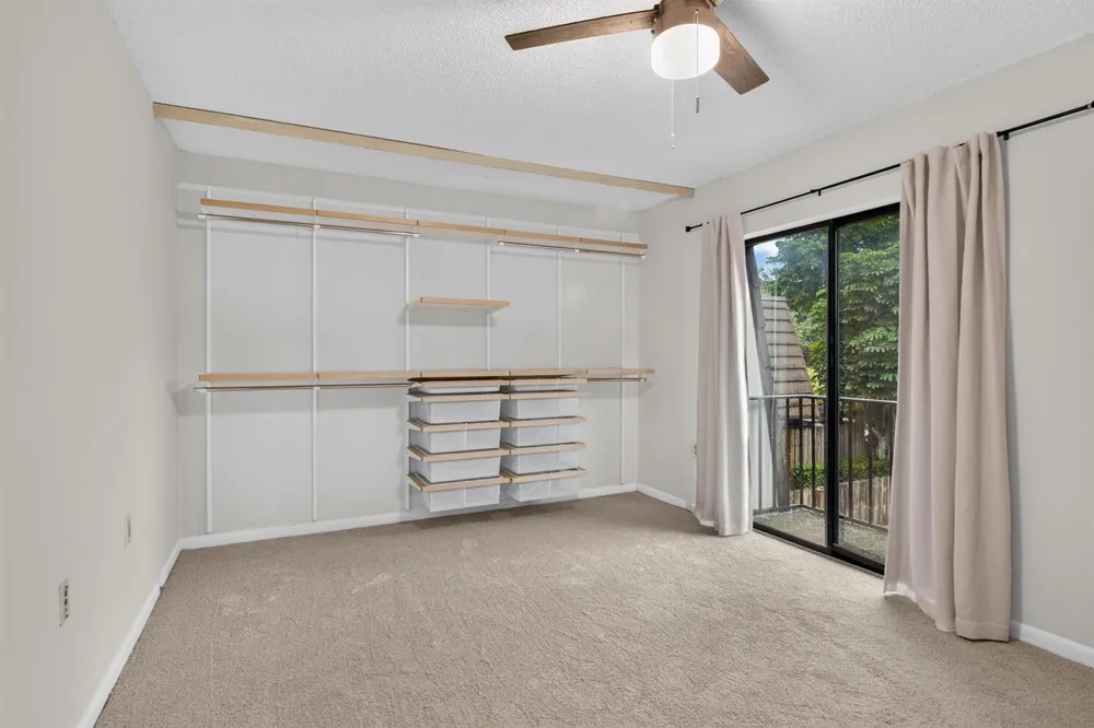 2427 24th Lane Palm Beach Gardens, FL 33418