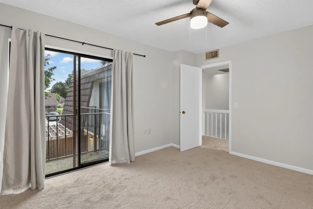 2427 24th Lane Palm Beach Gardens, FL 33418