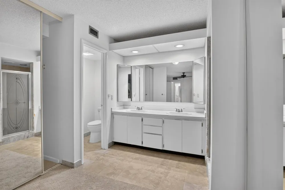 2427 24th Lane Palm Beach Gardens, FL 33418