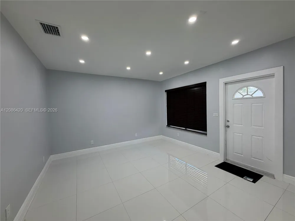 335 NE 168th St #335 North Miami Beach, FL 33162