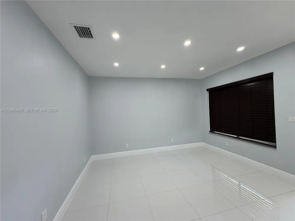 335 NE 168th St #335 North Miami Beach, FL 33162
