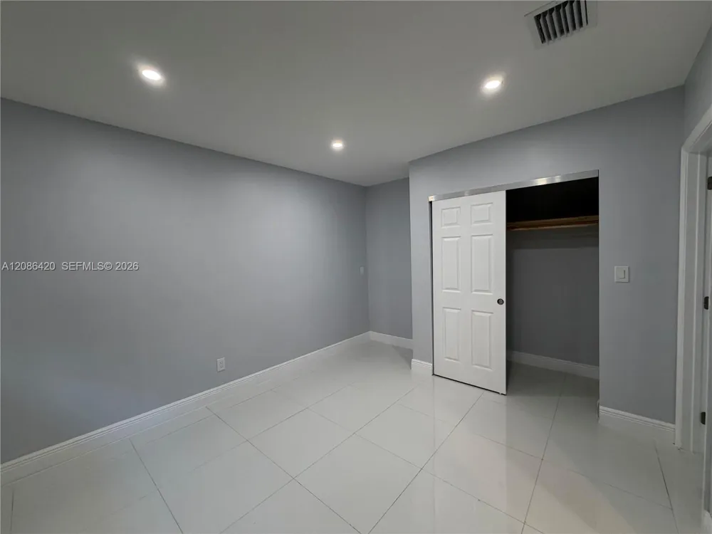 335 NE 168th St #335 North Miami Beach, FL 33162