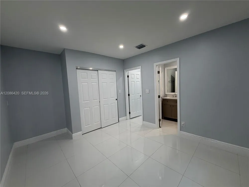 335 NE 168th St #335 North Miami Beach, FL 33162