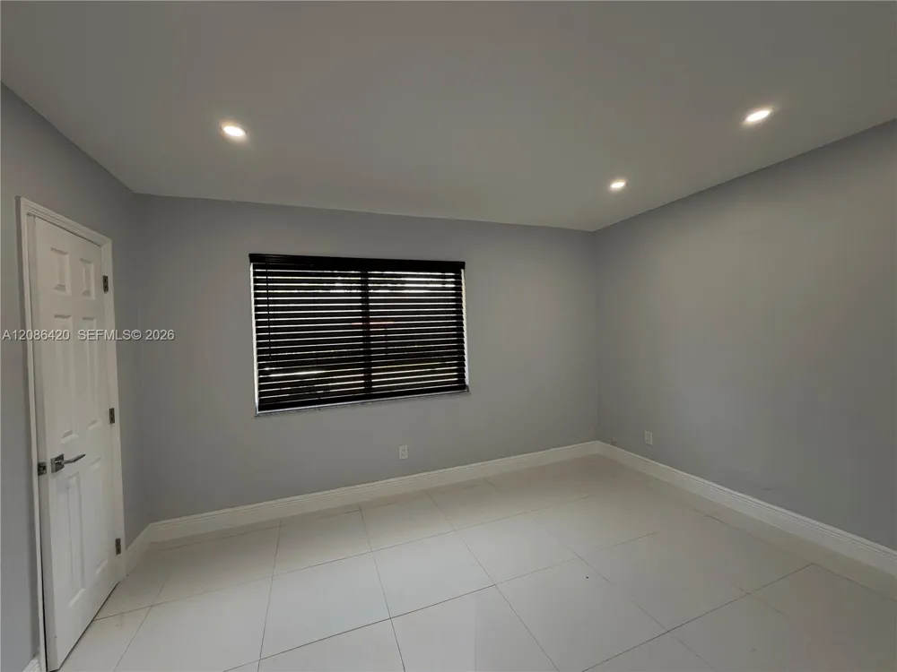 335 NE 168th St #335 North Miami Beach, FL 33162