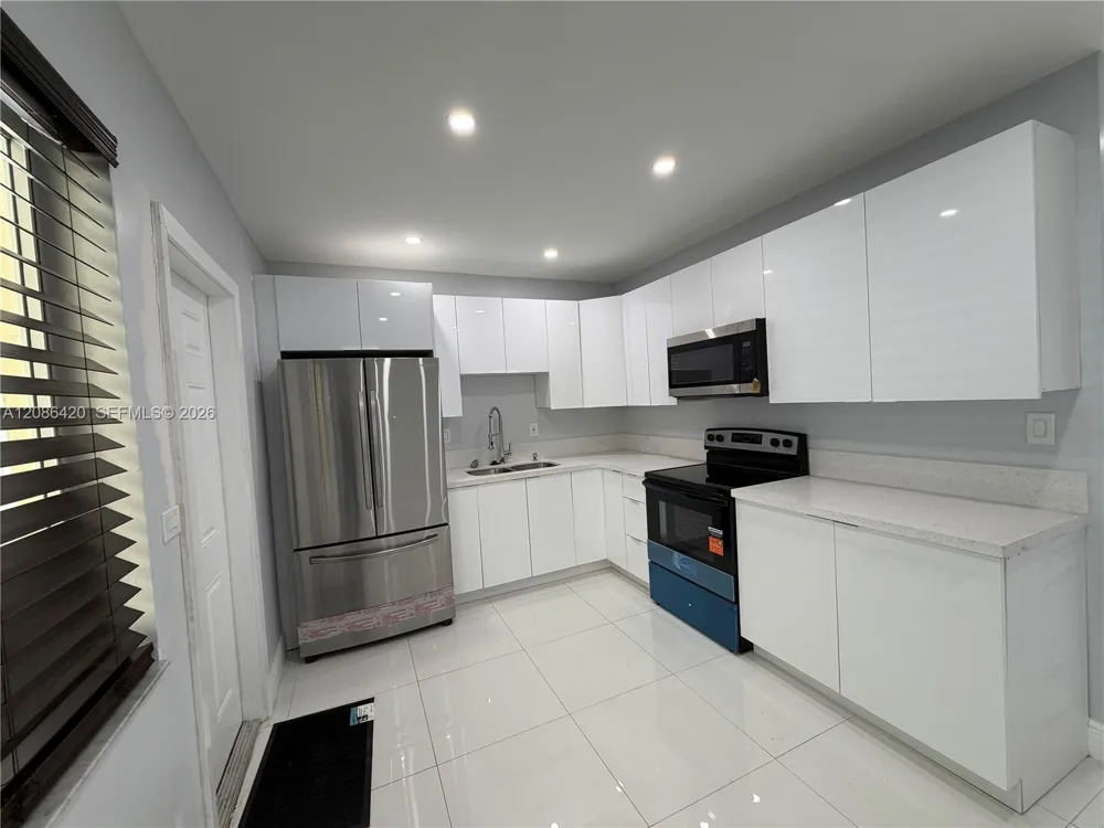 335 NE 168th St #335 North Miami Beach, FL 33162