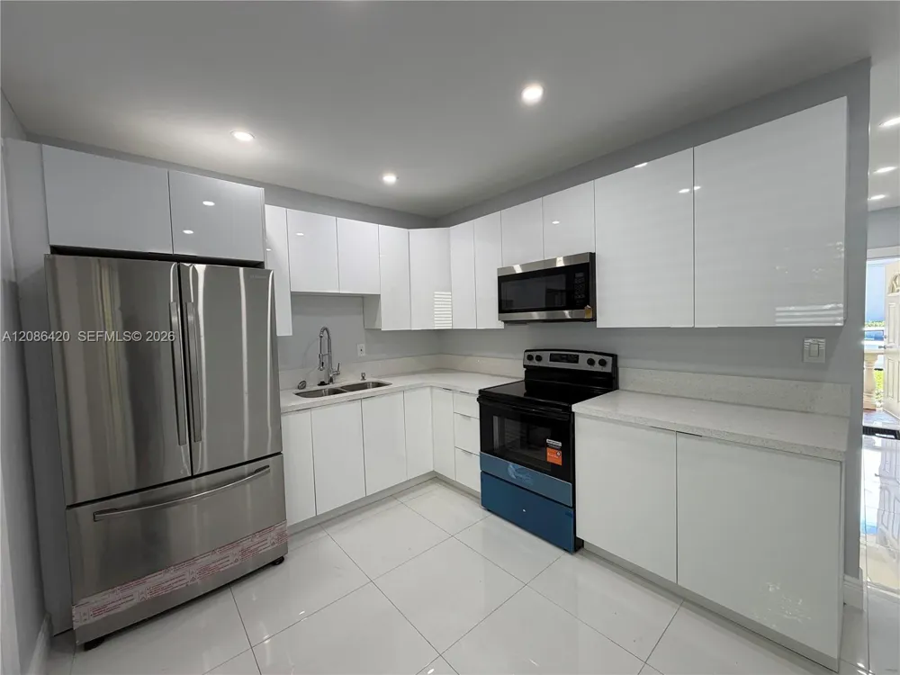 335 NE 168th St #335 North Miami Beach, FL 33162